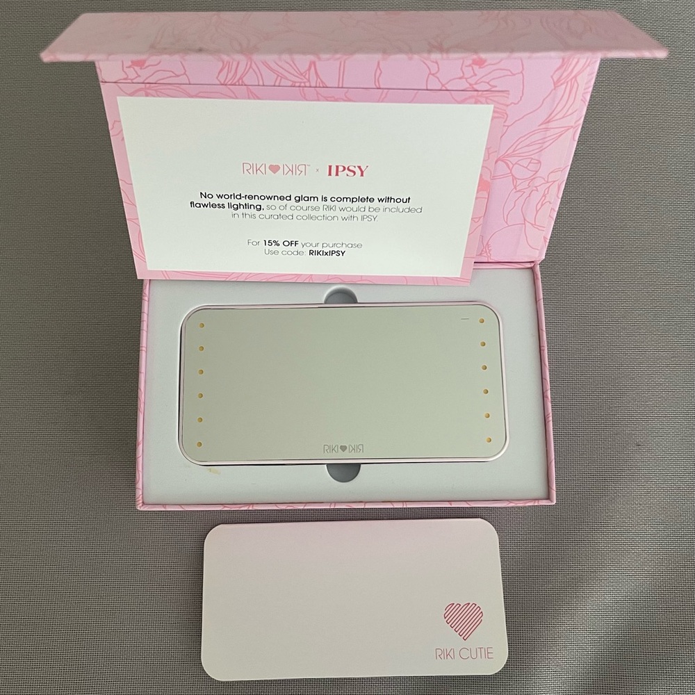 RIKI Loves RIKI RIKI Cutie LED Make-up Mirror IPSY Exclusive Factory Sealed
